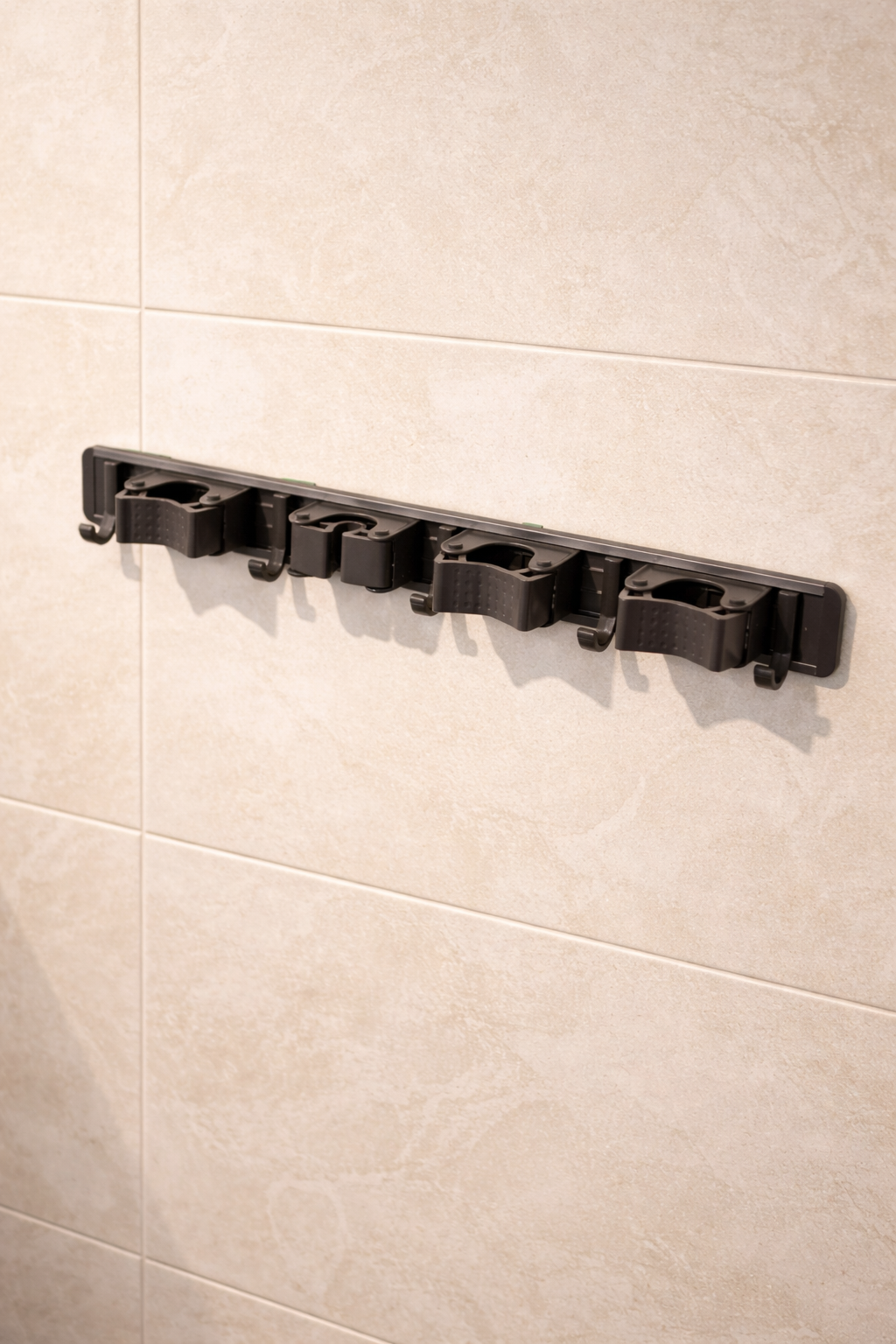 Support mural balais multifonction en aluminium - Rangement moderne